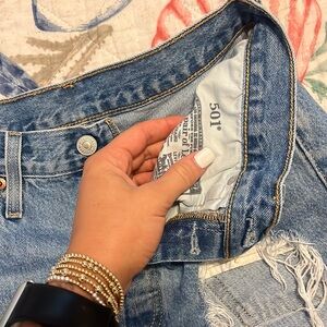 501 Levi Shorts (W27)